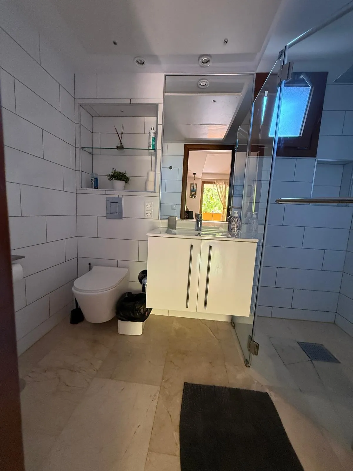 Bathroom 10