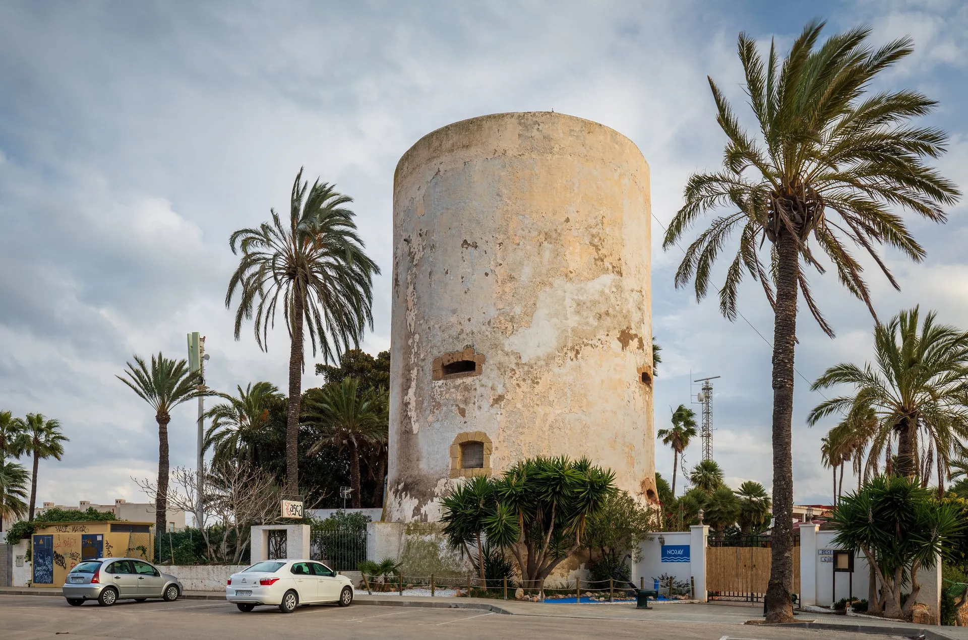 Скалы Cabo Roig