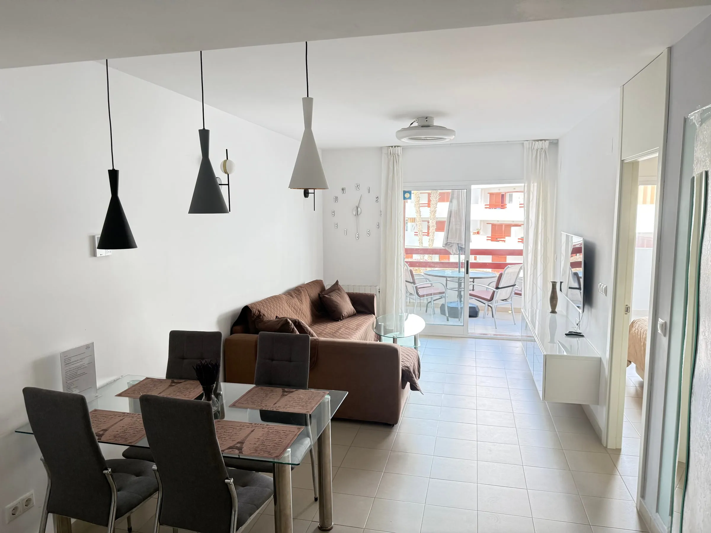Salon Kitchen 3