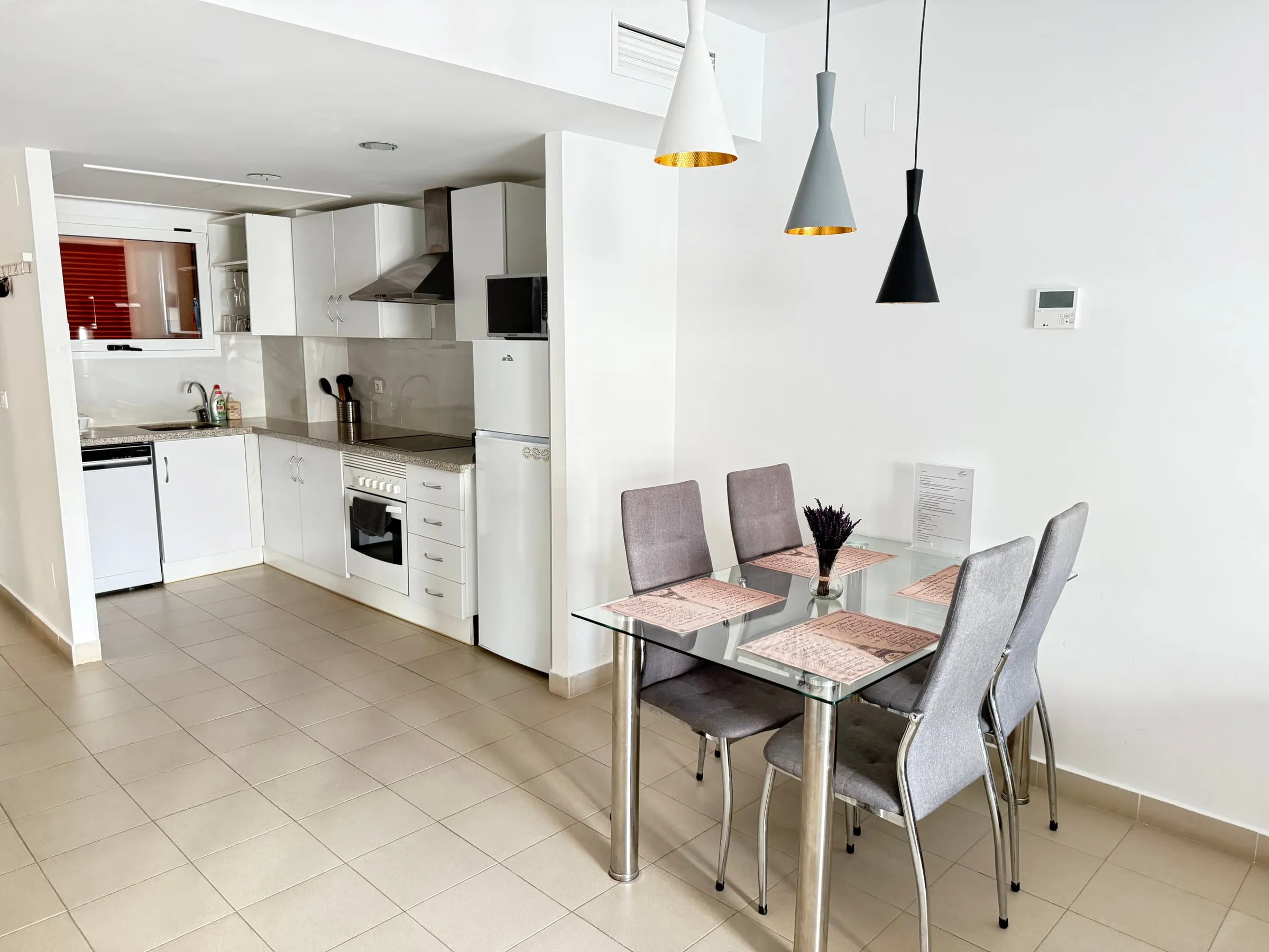 Salon Kitchen 4